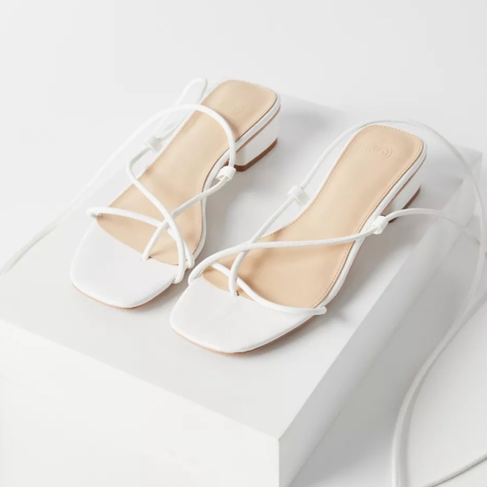 Strappy UO sandal